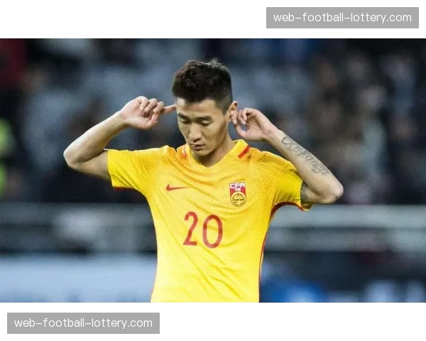 “消息：狼队前锋库尼亚因肌肉疲劳缺席训练，球队反击锐度恐受影响”