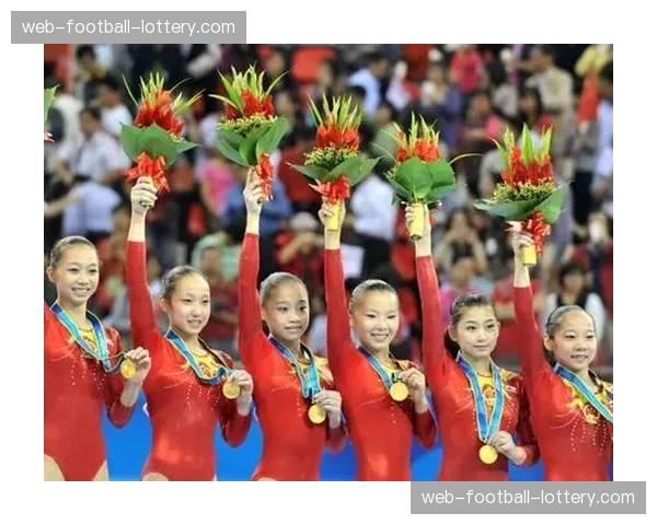 美国大学生联赛:斯坦福大学女子游泳队实现团体十连冠