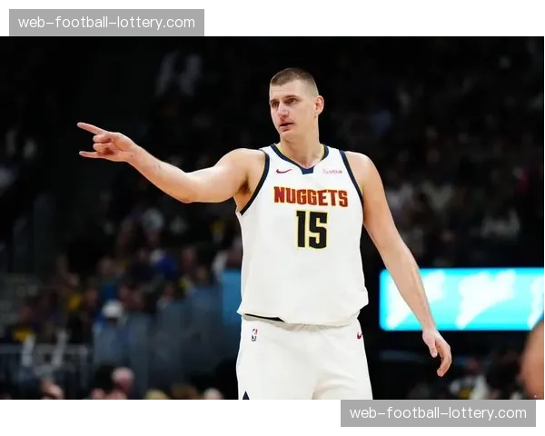 消息:约基奇半场送出生涯新高的5次抢断,掘金防守压迫性十足 消息:约基奇半场送出生涯新高的5次抢断,掘金防守压迫性十足