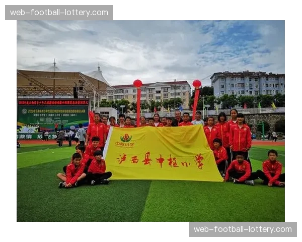 云南全面普及校园足球，足球课程不得少于体育课总课时三分之一